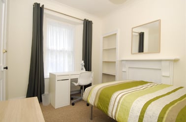 Clifton Place, Greenbank, Plymouth - Image 2